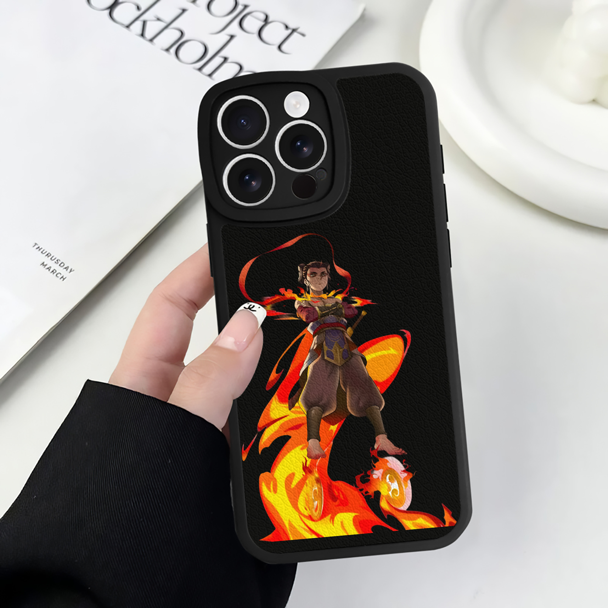 （画像用） Ne Zha 2 ナタ 魔童の大暴れ 【iPhone 16シリーズ対応】シリコンスマホケース（レザー調） 材質：シリコン
